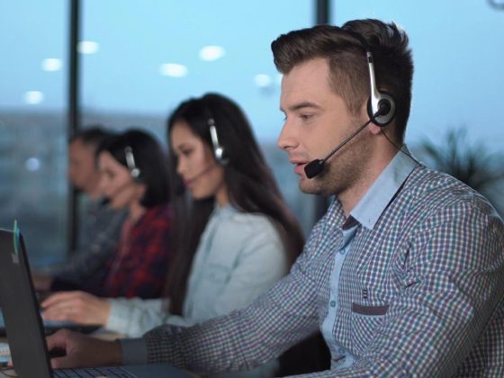 4 Ways Conversation Intelligence Software Helps Call Centers