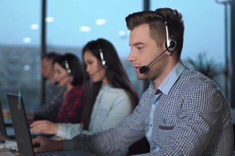 4 Ways Conversation Intelligence Software Helps Call Centers